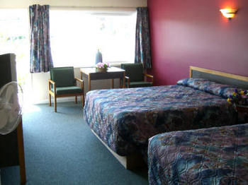 Comox Valley Inn & Suites กูร์เตอเนย์ ภายนอก รูปภาพ
